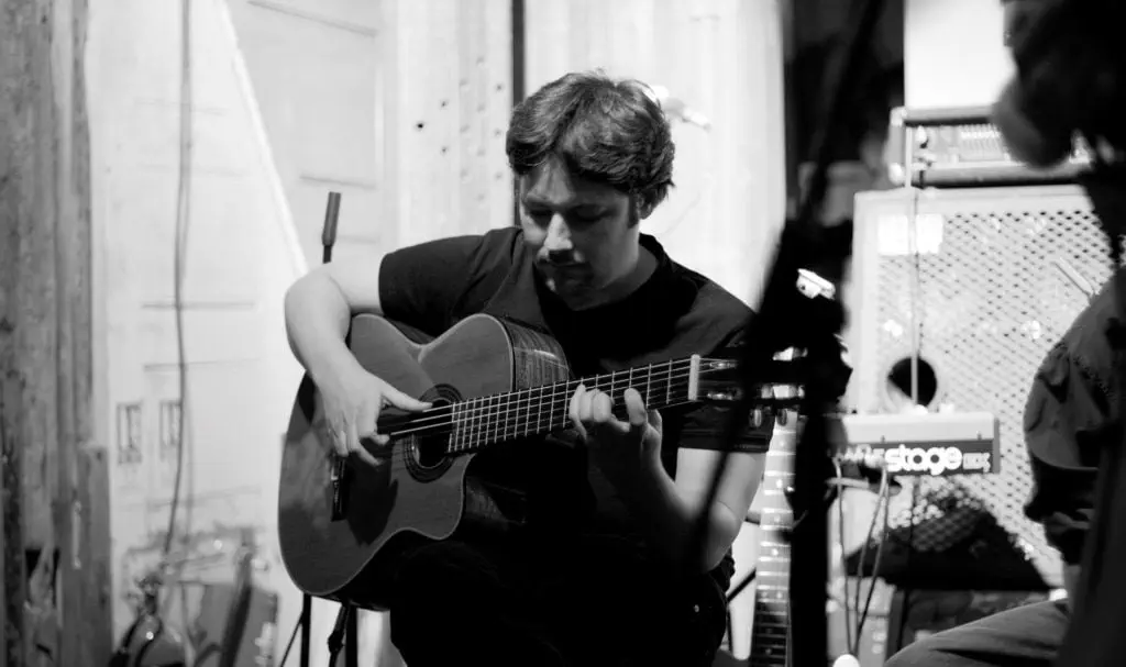 guitar lessons north London - Udi Glaser