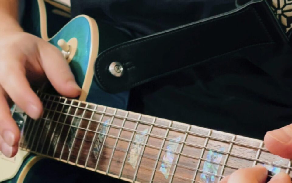 guitar-hang-drum-creative-tips